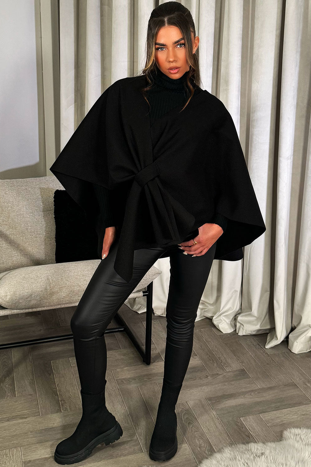 Wrap Over Bow Cape Black