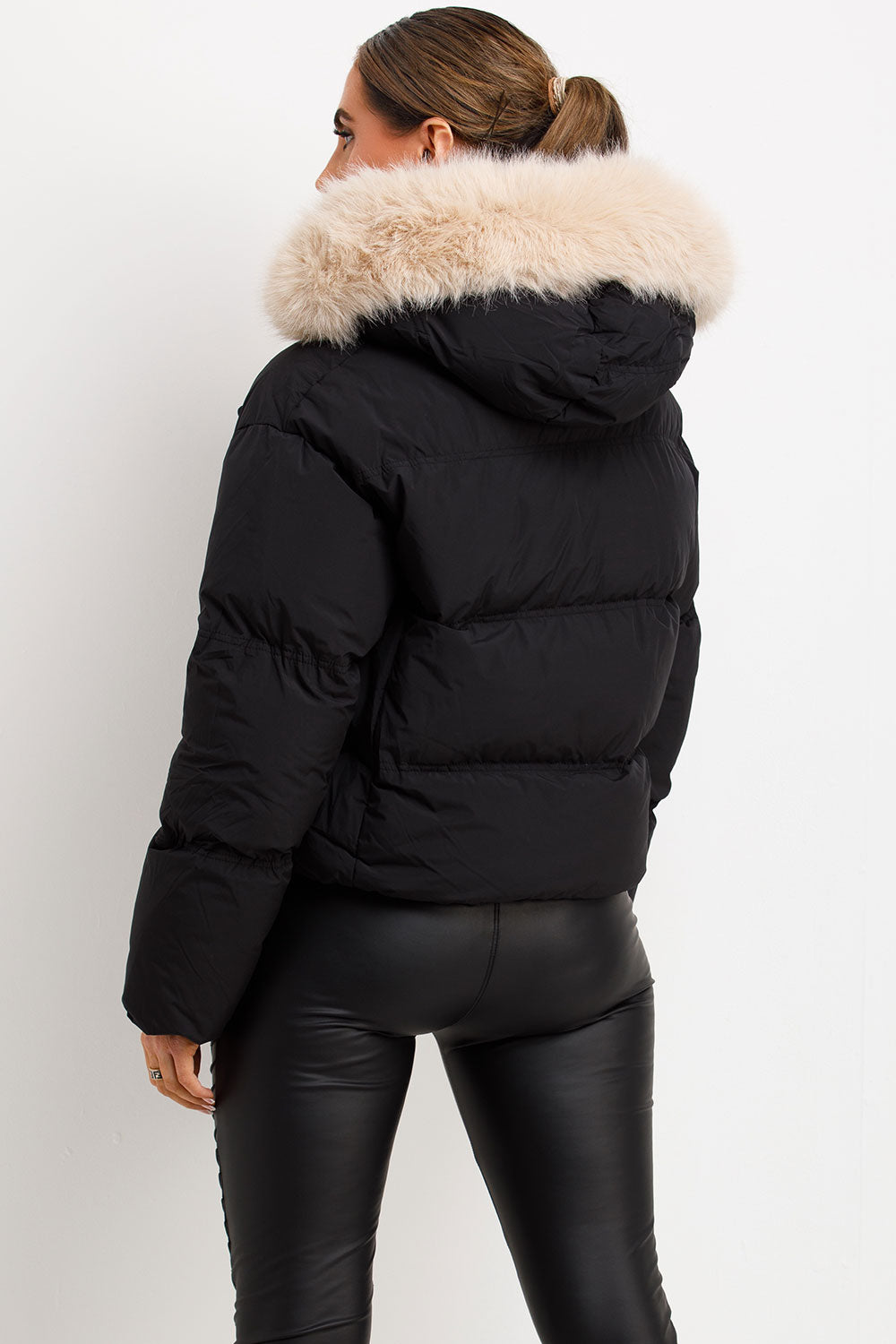 Puffer Jacket With Faux Fur Hood Black