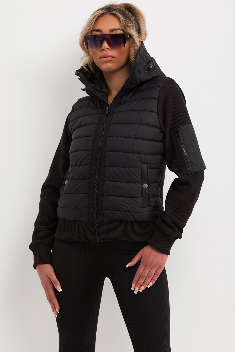 Puffer Jacket With Ribbed Sleeves Black