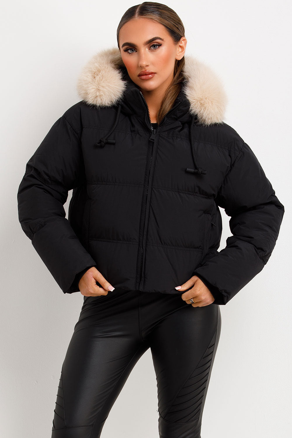 Puffer Jacket With Faux Fur Hood Black