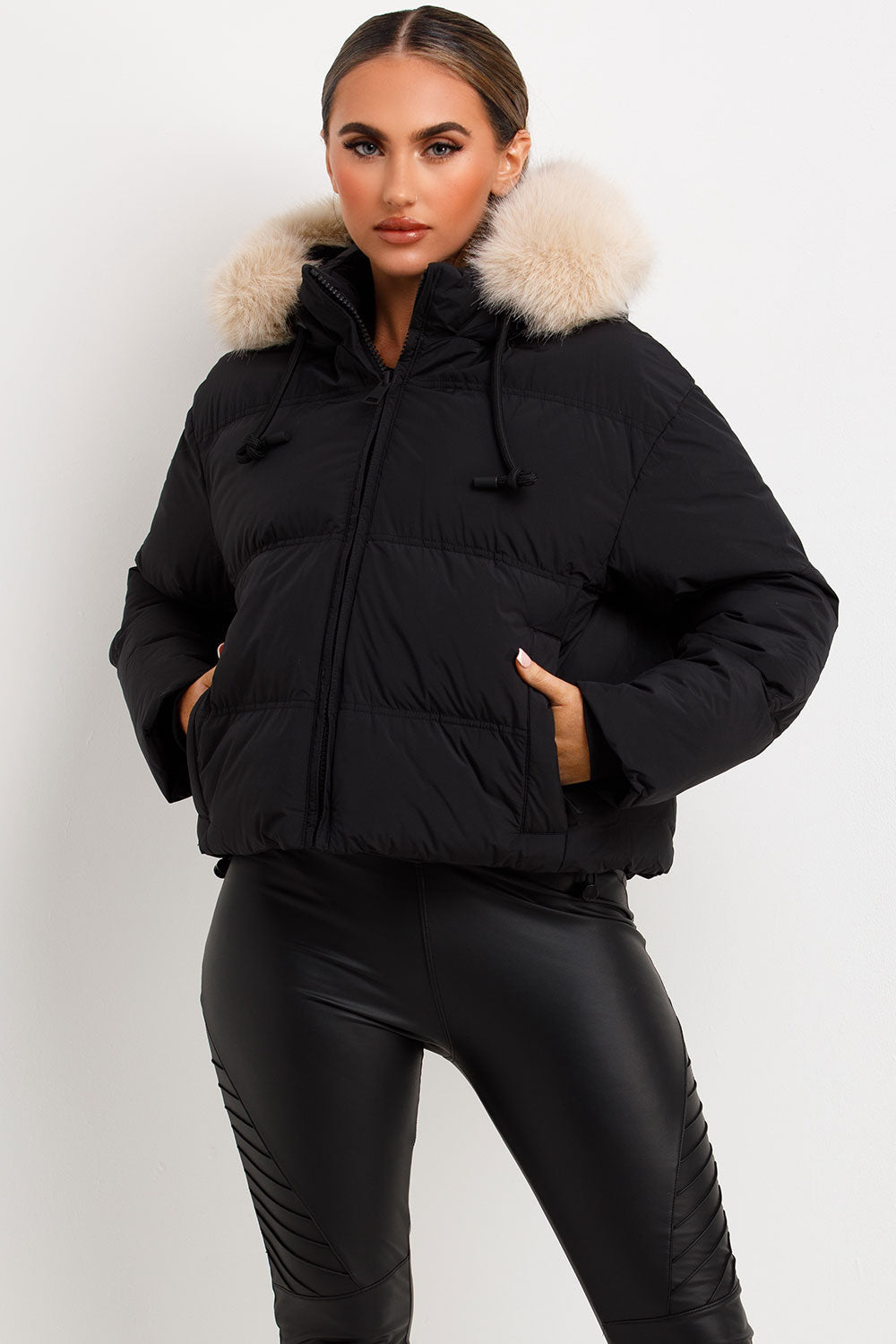 Puffer Jacket With Faux Fur Hood Black