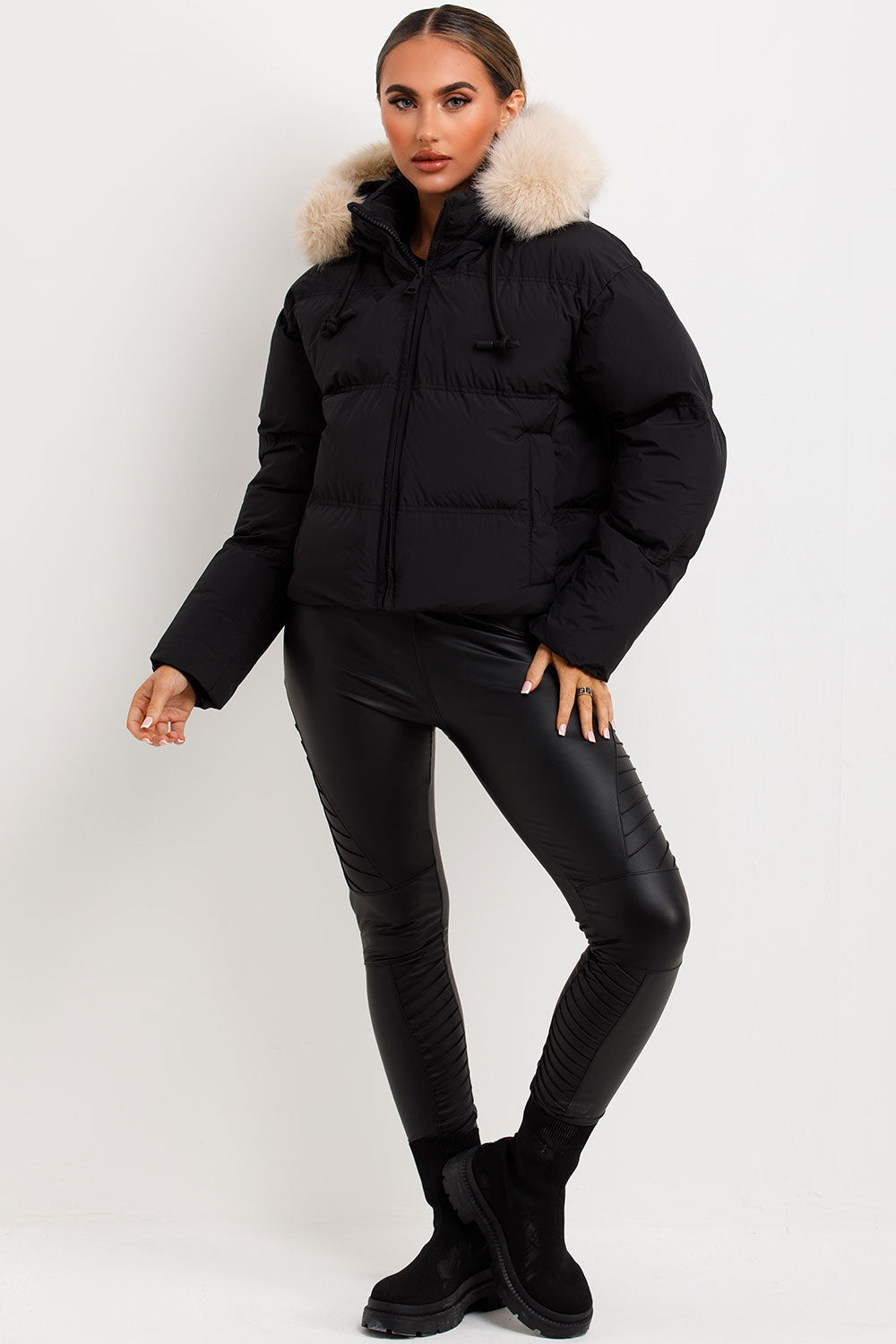 Puffer Jacket With Faux Fur Hood Black