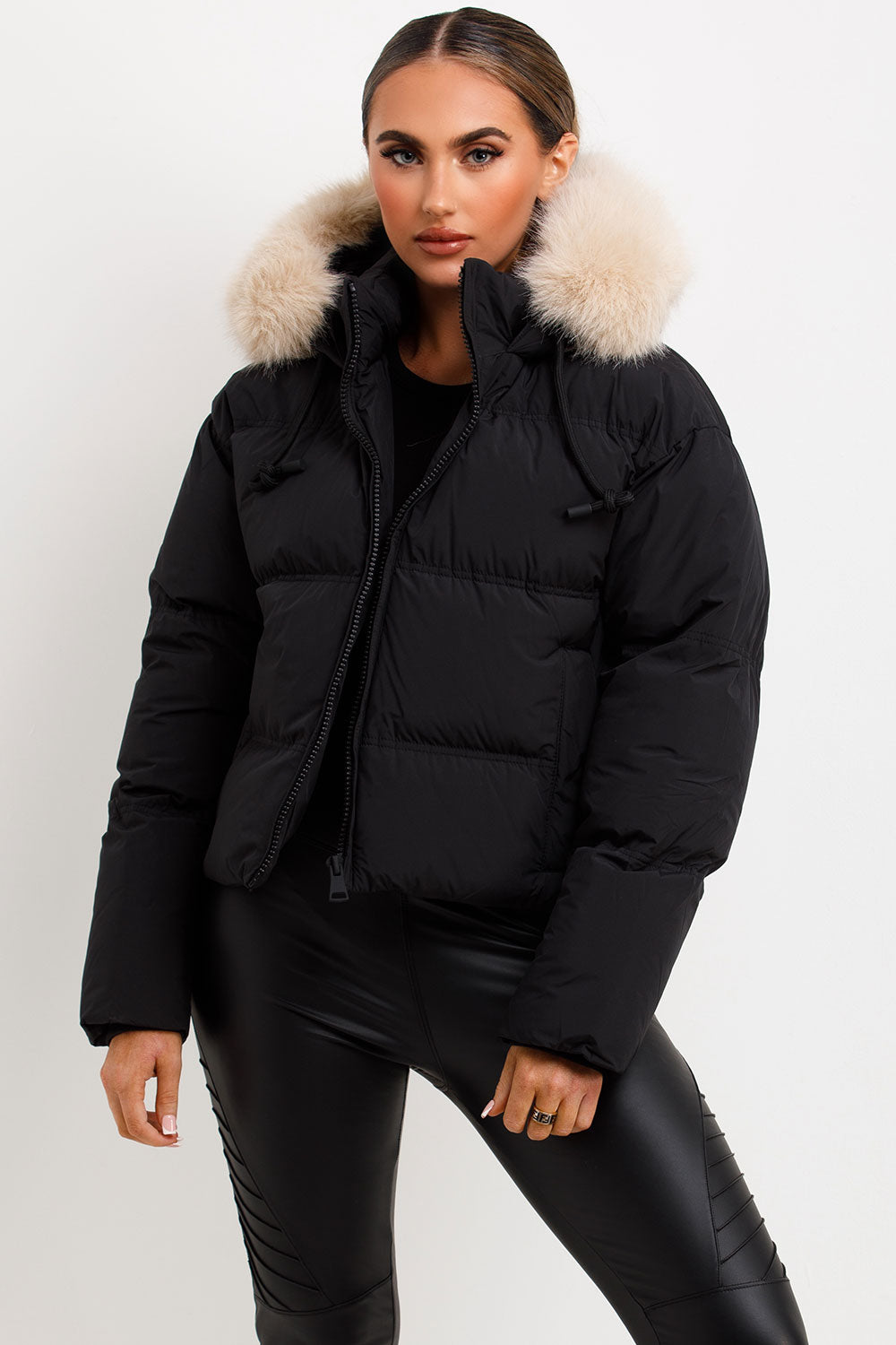 Puffer Jacket With Faux Fur Hood Black