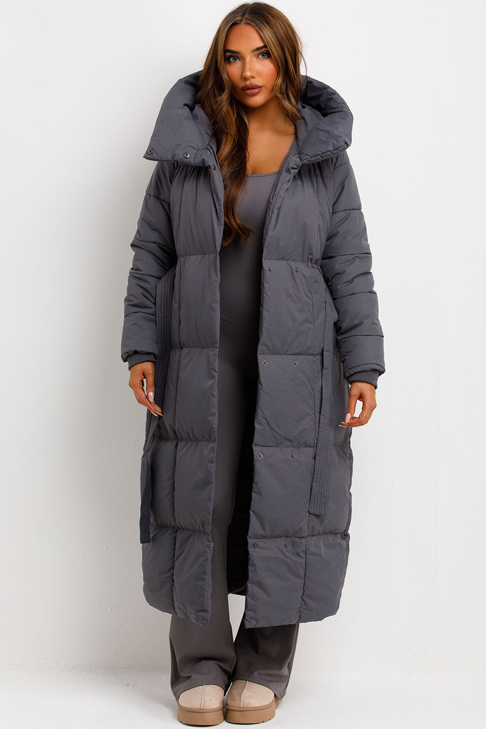 Long Puffer Coat With Hood And Belt Grey