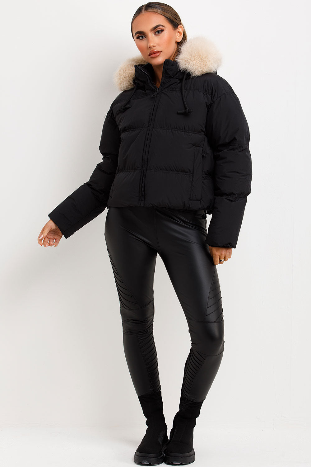 Puffer Jacket With Faux Fur Hood Black