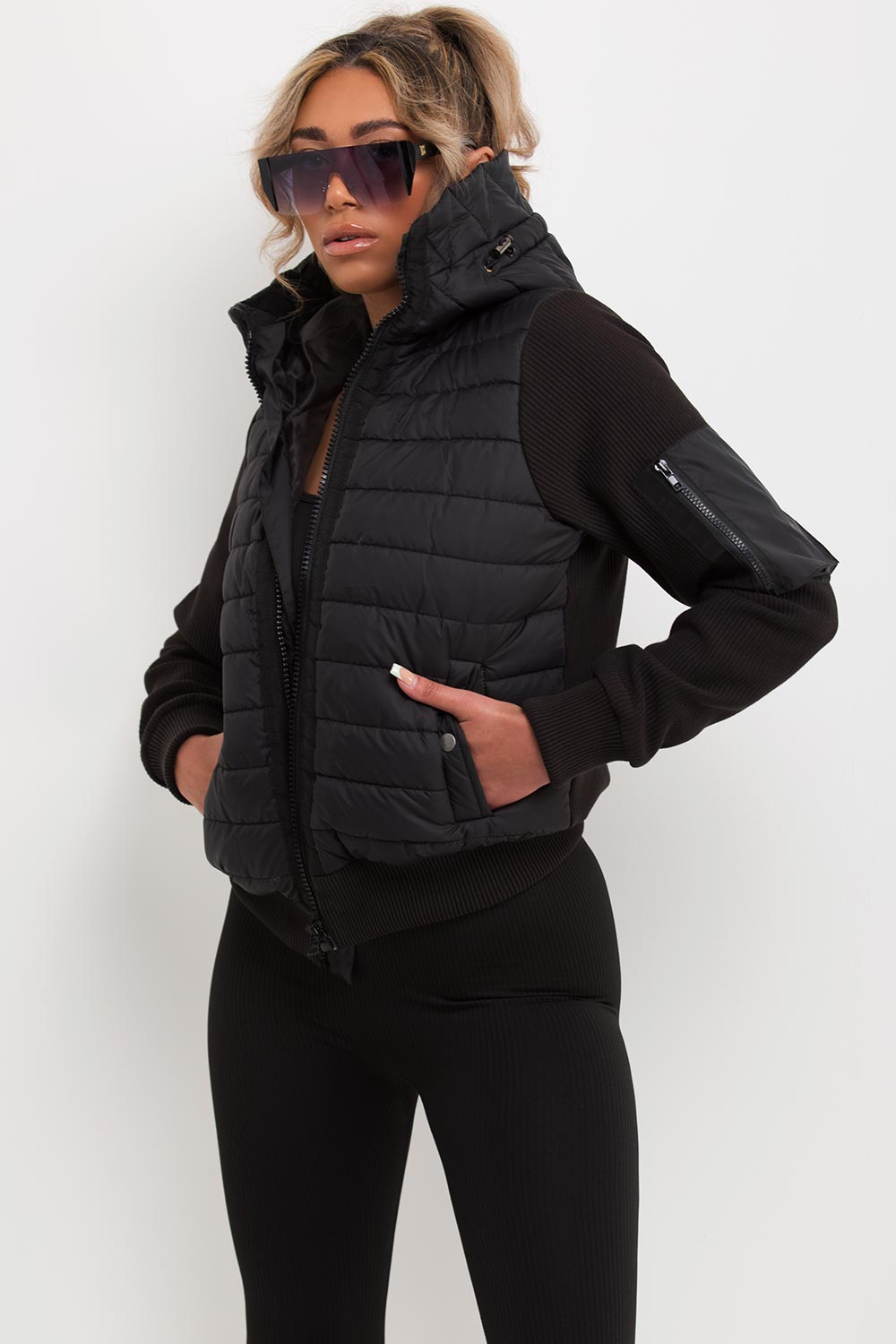 Puffer Jacket With Ribbed Sleeves Black