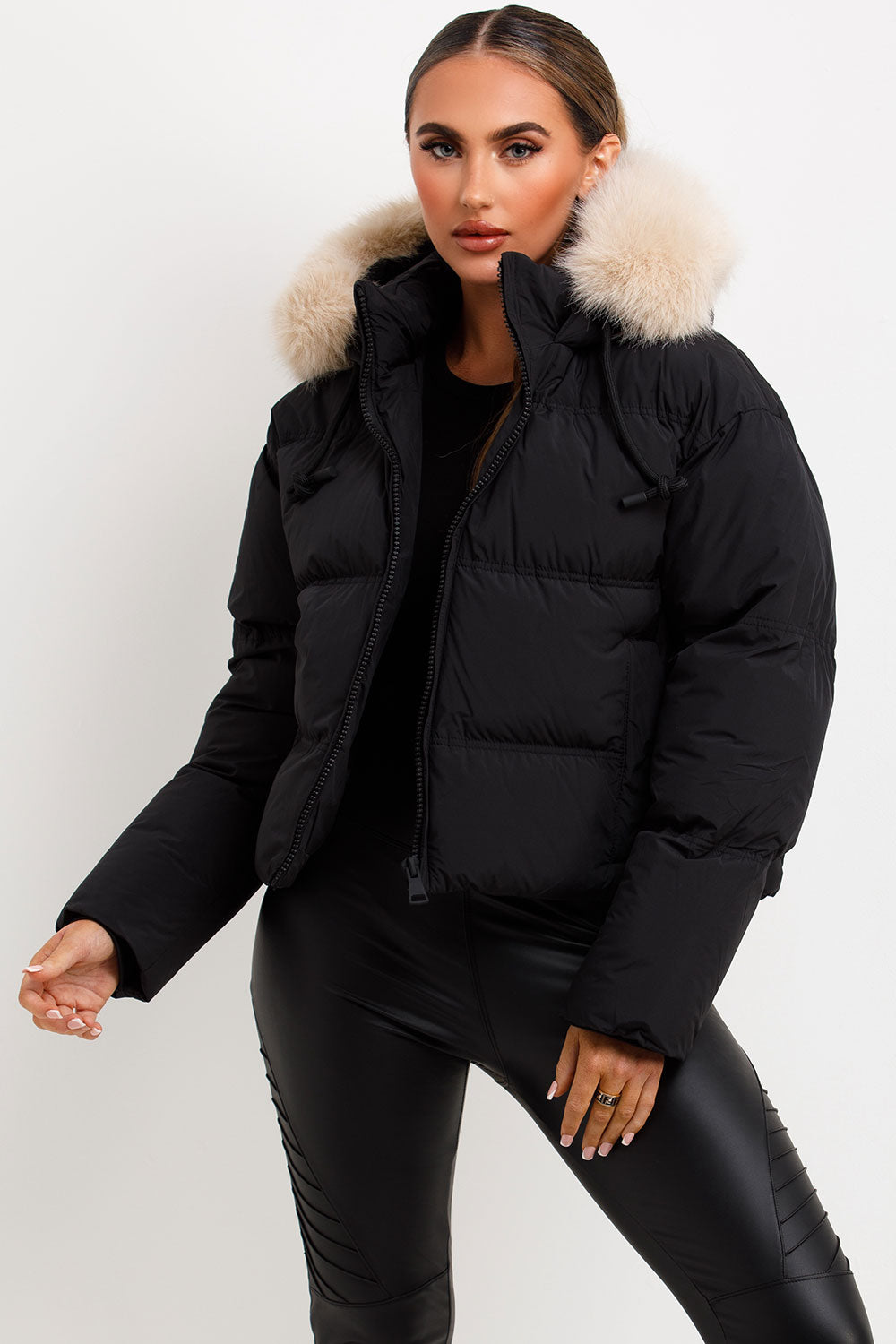 Puffer Jacket With Faux Fur Hood Black