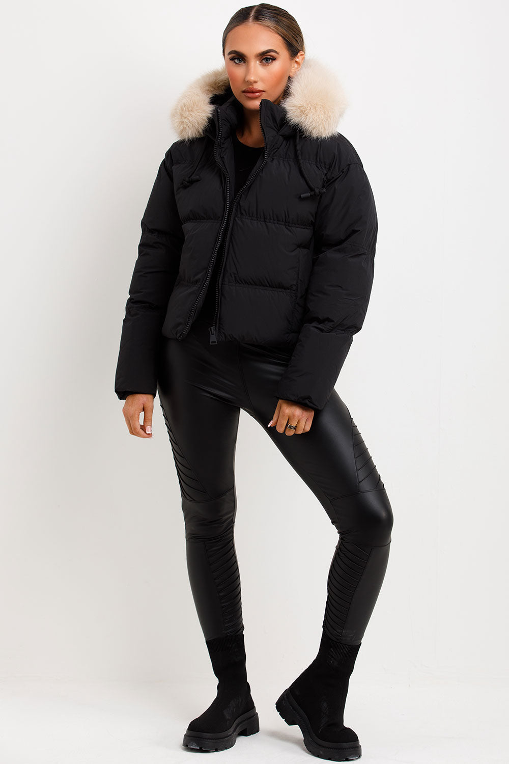 Puffer Jacket With Faux Fur Hood Black