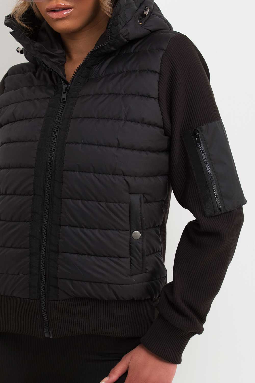 Puffer Jacket With Ribbed Sleeves Black