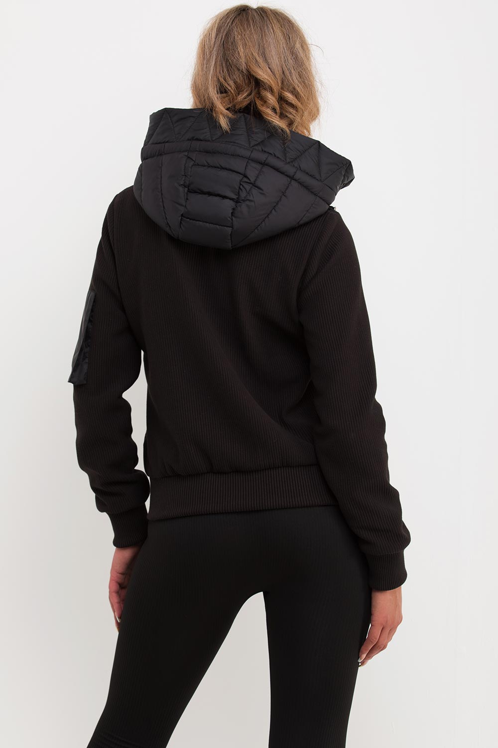 Puffer Jacket With Ribbed Sleeves Black